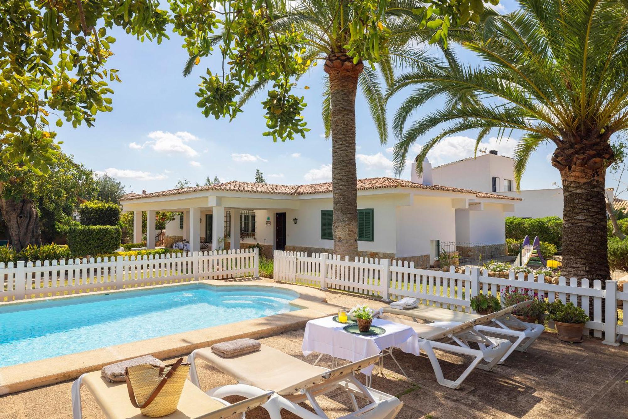 Ideal House For Two Families With Pool And Barbecue Plamanyola المظهر الخارجي الصورة