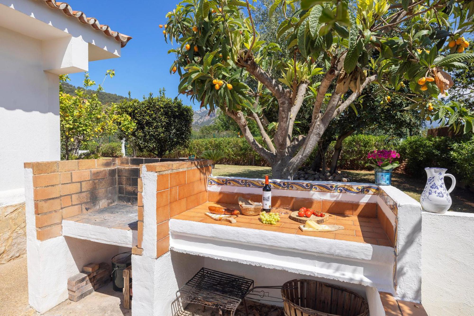 Ideal House For Two Families With Pool And Barbecue Plamanyola المظهر الخارجي الصورة