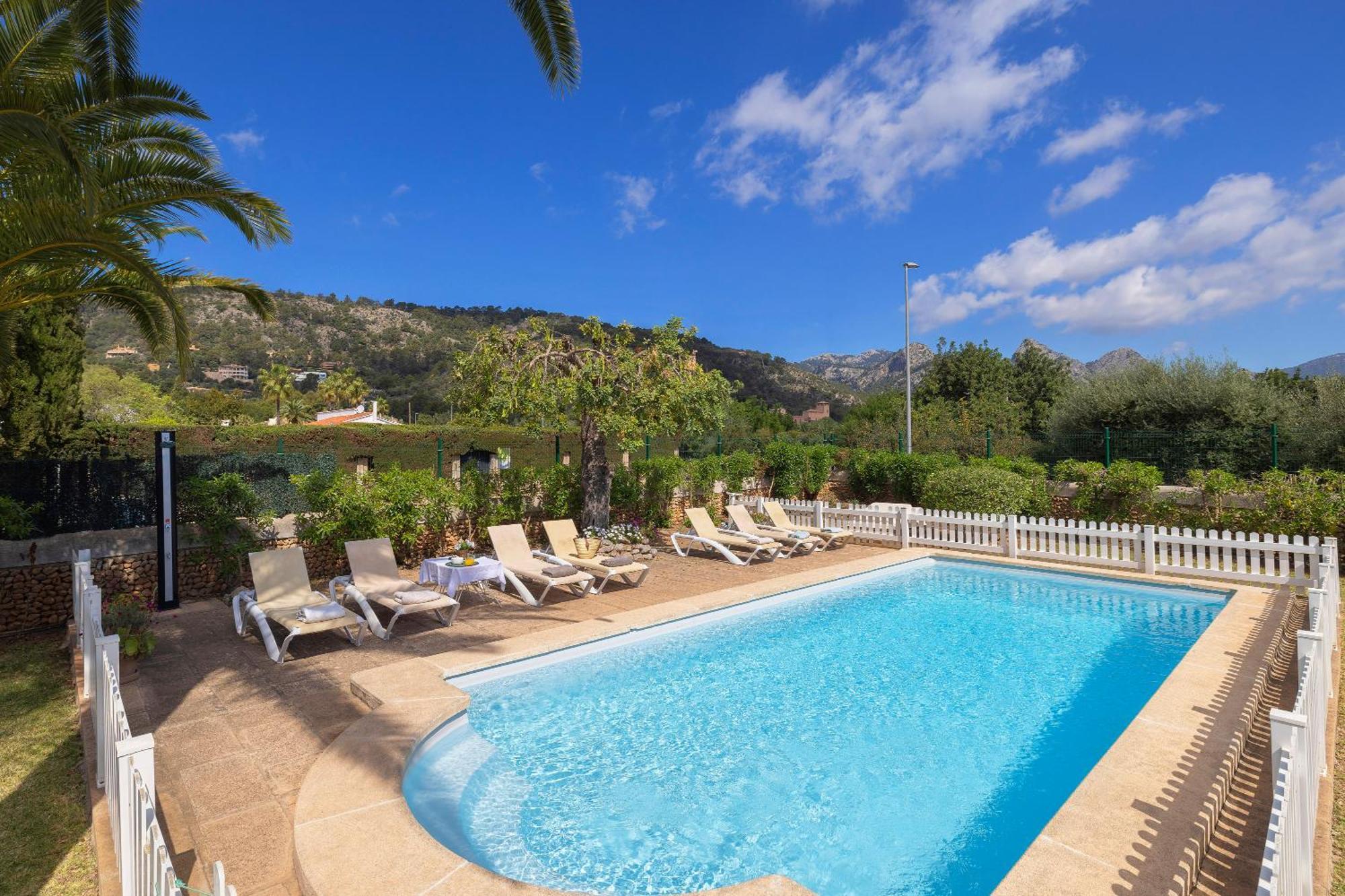 Ideal House For Two Families With Pool And Barbecue Plamanyola المظهر الخارجي الصورة
